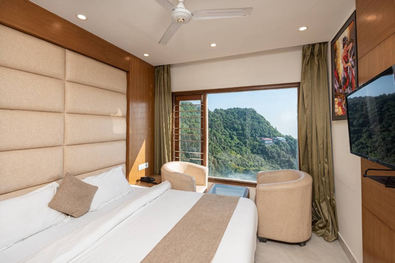 Premium Room With Valley View & Balcony