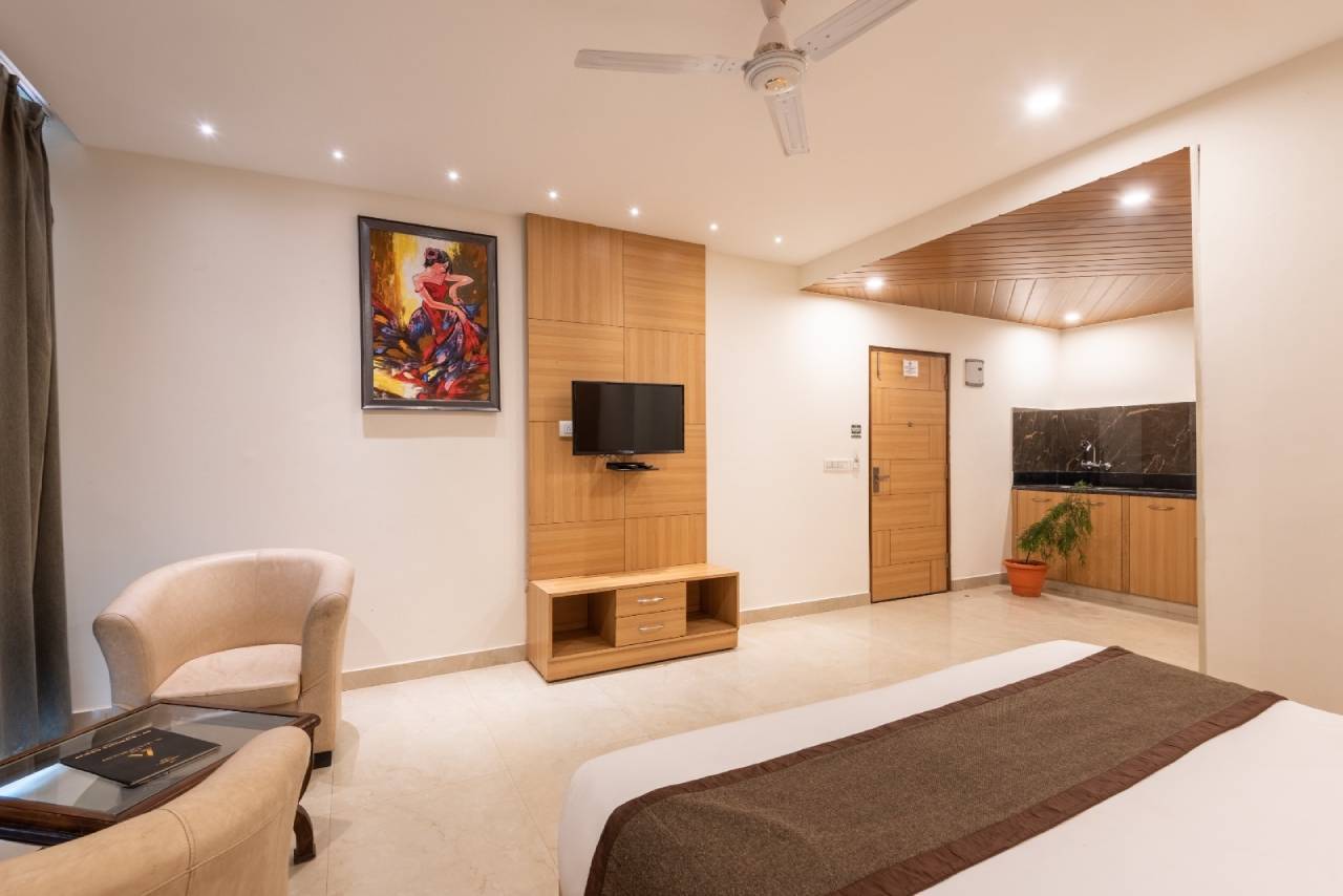 Super Deluxe Room  With Valley View & Balcony